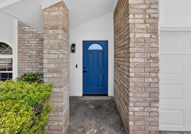 Photo 3 of Sale Pending at 911 Golden W Dr, Katy, TX 77450 | MLS# 22796522 | Listing updated on 2026-08-29