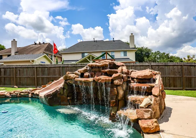 6th image of 4302 Tree Line Dr, Pasadena, TX 77505 | MLS# 44052333