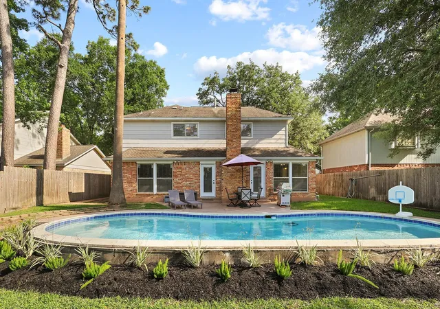 Photo 2 of Single family home for sale at 11711 Park Creek Dr, Houston, TX 77070 | MLS# 72706585 | Listing updated on 2026-09-14