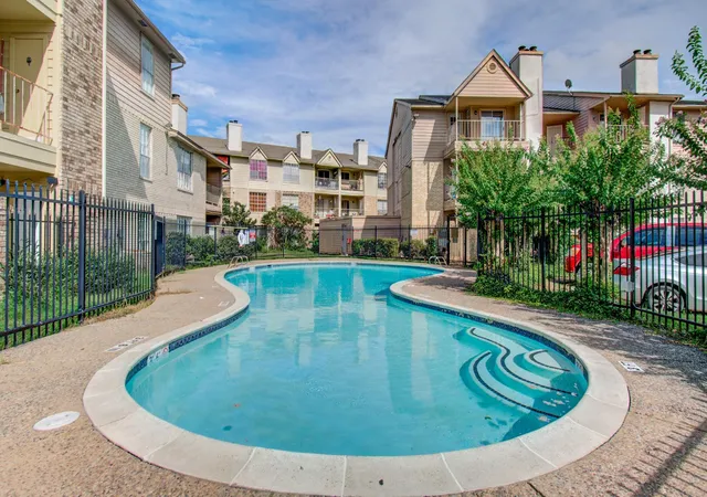 3rd image of 10101 S Gessner Rd #405, Houston, TX 77071 | MLS# 91200313