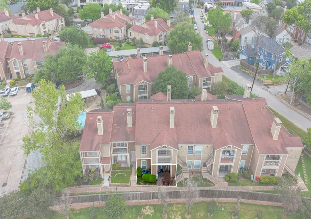 image of 1860 White Oak Dr, Houston, TX 77009
