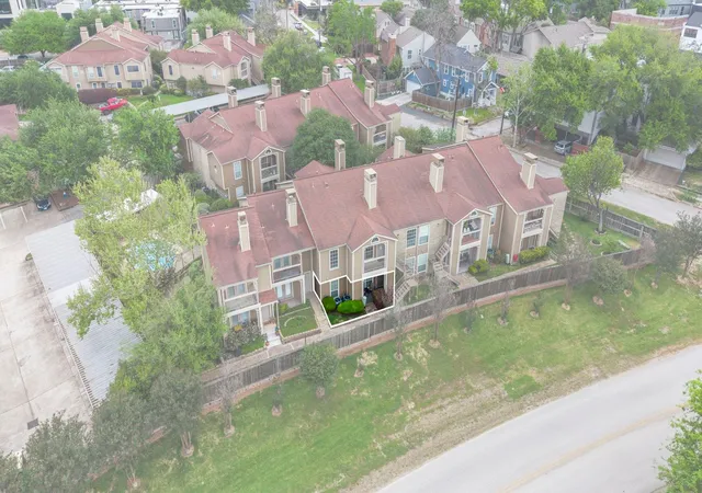 image of 1860 White Oak Dr, Houston, TX 77009