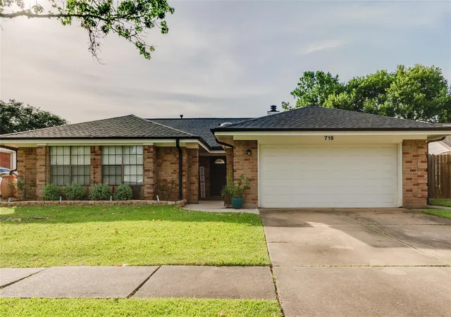 Photo 2 of Single family home for sale at 719 Ironwood Dr, Richmond, TX 77406 | MLS# 78940428 | Listing updated on 2026-09-19