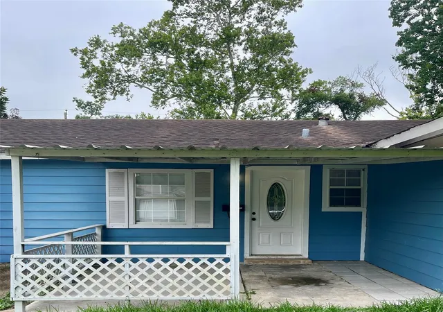 Photo 3 of Single family home for sale at 10823 Eddyrock St, Houston, TX 77089 | MLS# 60886572 | Listing updated on 2026-09-04