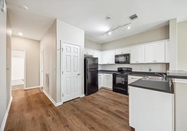 5th image of 201 Smilie Road Crossing Road, Angleton, TX 77515 | MLS# 79598706