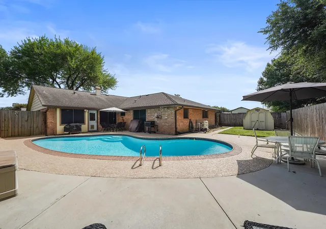 1st image of 905 Patricia Dr, Deer Park, TX 77536 | MLS# 79560573