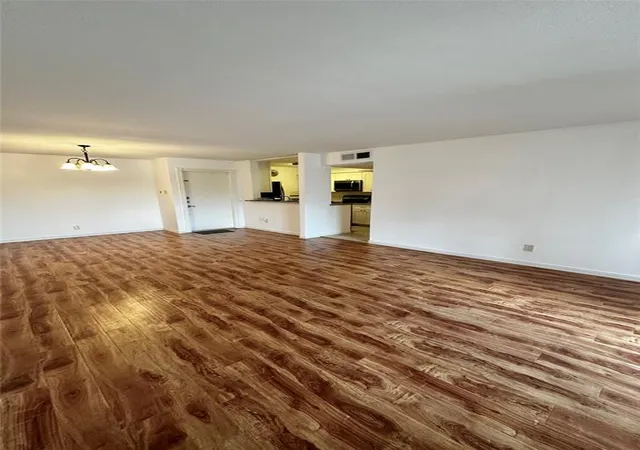 Photo 4 of Condominium at 3025 Walnut Bnd Ln #24, Houston, TX 77042 | MLS# 59944916 | | Sold on 2025-07-25