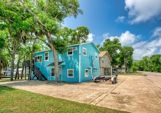 1st image of 1491 Private Road 652, Bay City, TX 77414 | MLS# 88154684