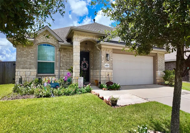 1st image of 4928 Twin Summit Dr, Richmond, TX 77469 | MLS# 45791445