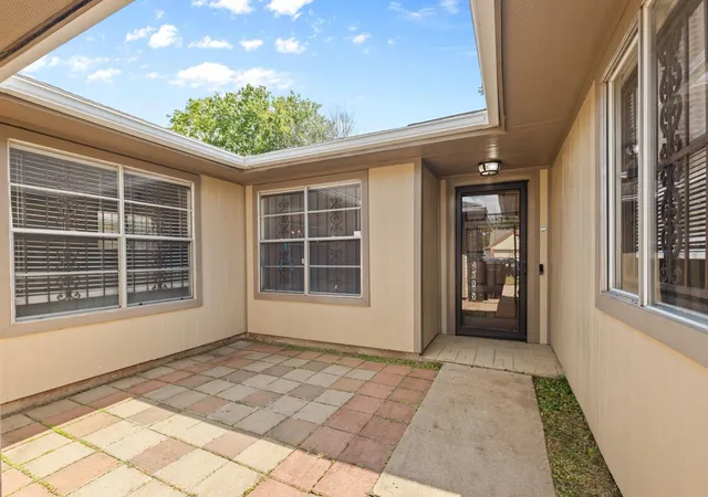 5th image of 16723 Lone Quail Ct, Missouri City, TX 77489 | MLS# 49847995