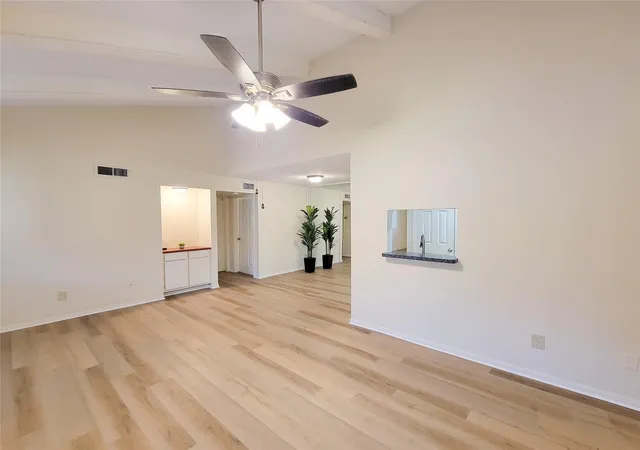 4th image of 5711 Sugar Hill Dr #26, Houston, TX 77057 | MLS# 58791553