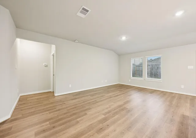 Photo 3 of Single family home for sale at 17813 Stone Ter Ln, Montgomery, TX 77316 | MLS# 94603648 | Listing updated on 2026-09-01