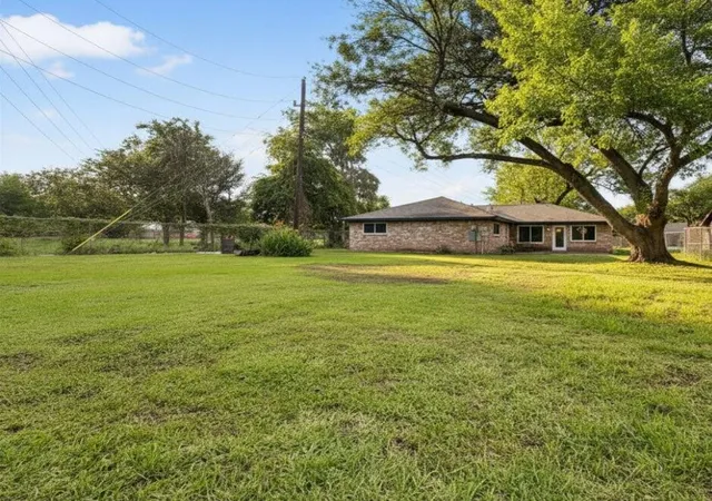 Photo 3 of Sale Pending at 13123 Foxburo Dr, Houston, TX 77065 | MLS# 51071162 | Listing updated on 2026-09-09