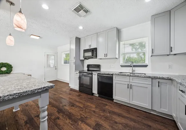 Photo 4 of Single family home for sale at 611 Marleen St, Houston, TX 77034 | MLS# 93718835 | Listing updated on 2026-09-08