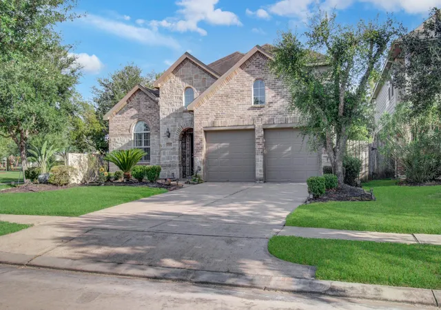 Photo 2 of Single family home for sale at 13402 Quail Landing Ln, Rosharon, TX 77583 | MLS# 4605335 | Listing updated on 2026-09-05