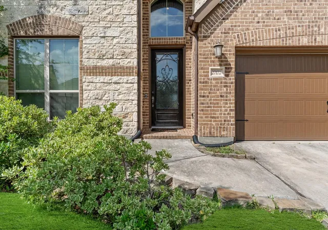 Photo 3 of Single family home for sale at 27172 Devyn Forest Ln, Spring, TX 77386 | MLS# 62434697 | Listing updated on 2026-09-21