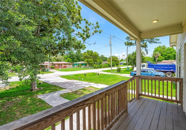Homes for sale in La Marque, TX | 1125 Lake Rd, La Marque, TX 77568 | MLS# 85341577