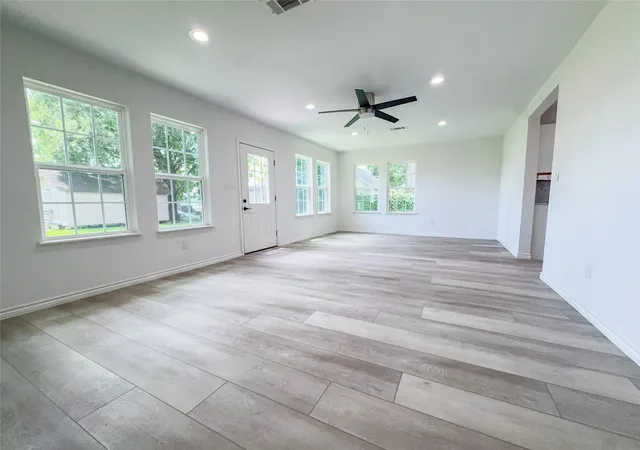 Photo 2 of Single family home for sale at 204 Dyer St, Baytown, TX 77520 | MLS# 6866904 | Listing updated on 2026-08-22
