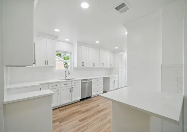 2nd image of 9711 Derrik Dr, Houston, TX 77080 | MLS# 3980131