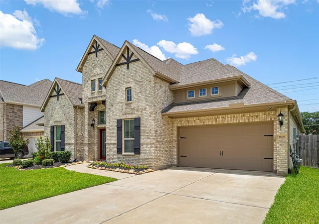 Photo 3 of Single family home for sale at 7823 Leighton Trl, Pasadena, TX 77505 | MLS# 12195923 | Listing updated on 2026-09-07