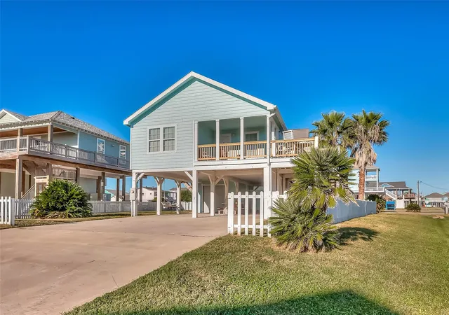 3rd image of 2895 Laguna Dr, Port Bolivar, TX 77650 | MLS# 15846451