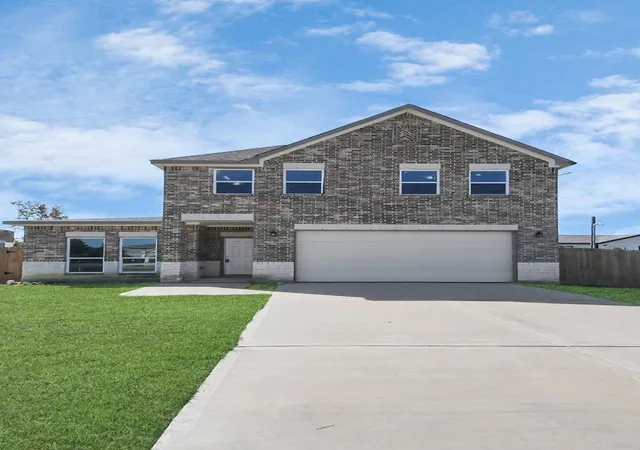 Photo 3 of Sale Pending at 1189 County Road 5100, Cleveland, TX 77327 | MLS# 9148219 | Listing updated on 2026-10-15