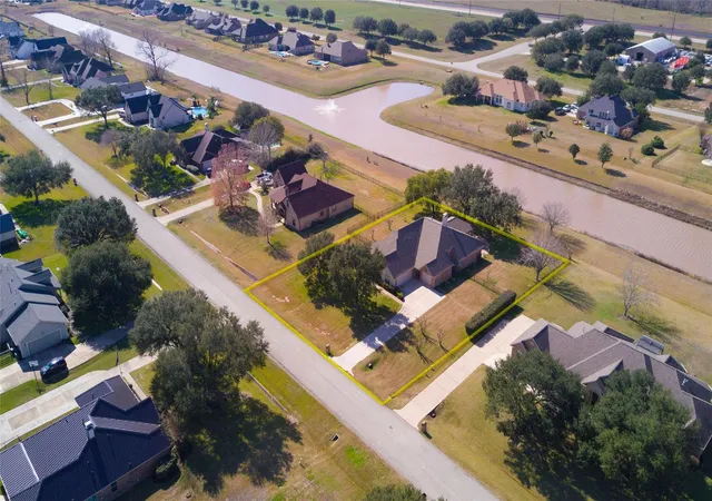 2nd image of 3327 River Bend Dr, Rosenberg, TX 77471 | MLS# 93921265