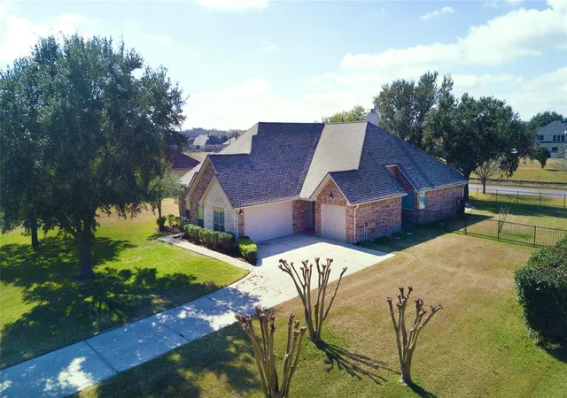 Photo 3 of Single family home for sale at 3327 River Bnd Dr, Rosenberg, TX 77471 | MLS# 93921265 | Listing updated on 2026-08-01