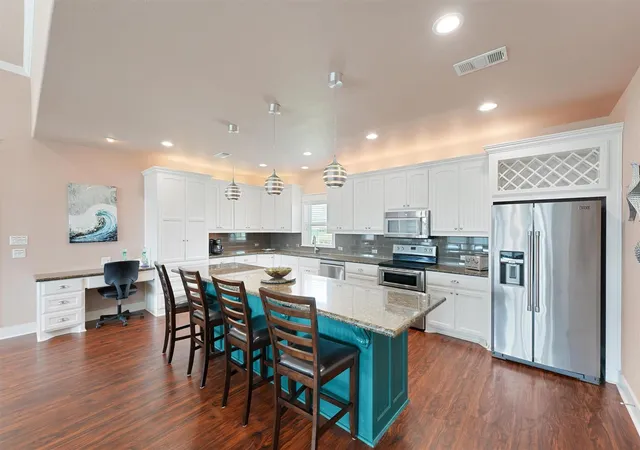 Photo 2 of Single family home for sale at 172 Ocean View Dr, Port Bolivar, TX 77650 | MLS# 25622076 | Listing updated on 2026-09-09