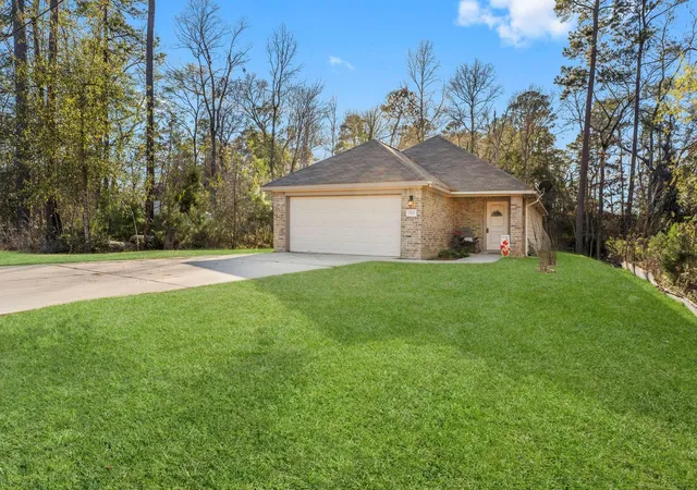 2nd image of 15120 Arrowhead Loop E, Willis, TX 77378 | MLS# 65093261