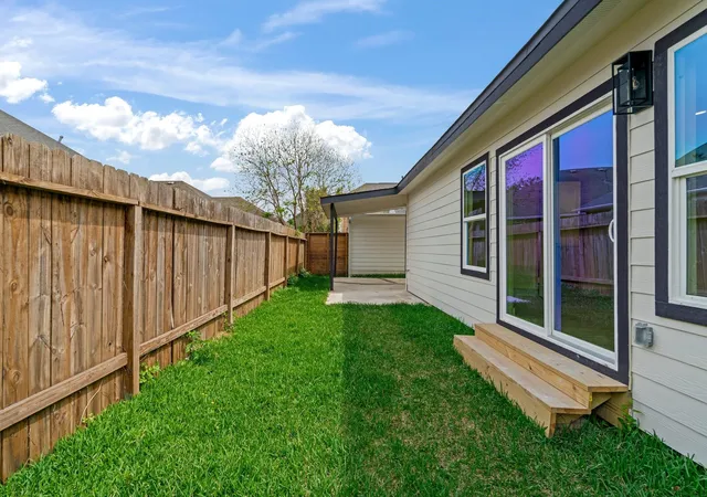 36th image of 1009 Genova St, Houston, TX 77009 | MLS# 83445894