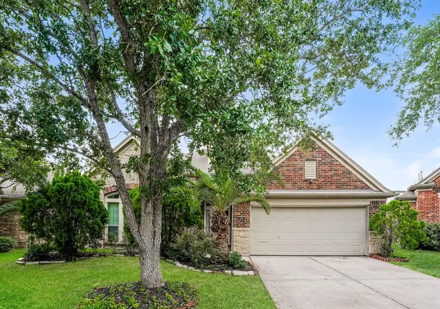 Homes for sale in La Marque, TX | 606 Red Oak Canyon Ln, La Marque, TX 77568 | MLS# 43786080