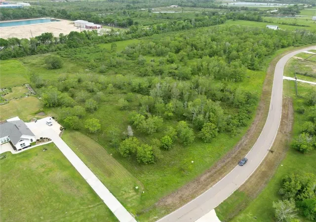 Photo 1 of Land for sale at 22603 Chenango Lake Dr, Angleton, TX 77515 | MLS# 70556774 | Listing updated on 2026-03-26