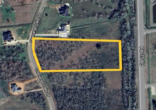 Photo 2 of Land for sale at 22603 Chenango Lake Dr, Angleton, TX 77515 | MLS# 70556774 | Listing updated on 2026-03-26
