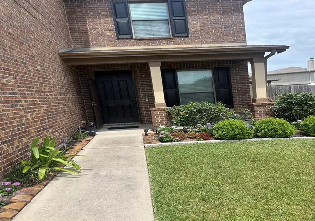 Photo 2 of Single family home for sale at 911 Bandon Ln, Houston, TX 77073 | MLS# 98713700 | Listing updated on 2026-08-25
