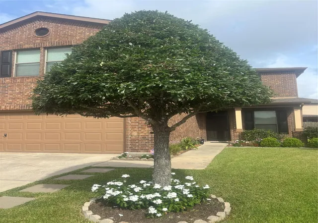 Photo 3 of Single family home for sale at 911 Bandon Ln, Houston, TX 77073 | MLS# 98713700 | Listing updated on 2026-08-25