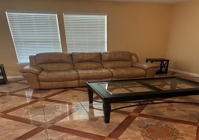 Photo 4 of Single family home for sale at 911 Bandon Ln, Houston, TX 77073 | MLS# 98713700 | Listing updated on 2026-08-25