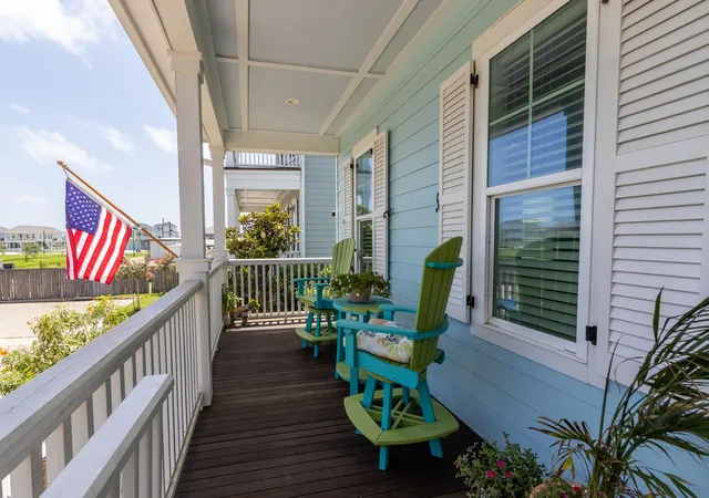 Photo 3 of Single family home for sale at 6 Hammock Trl, Galveston, TX 77554 | MLS# 37806313 | Listing updated on 2026-08-21