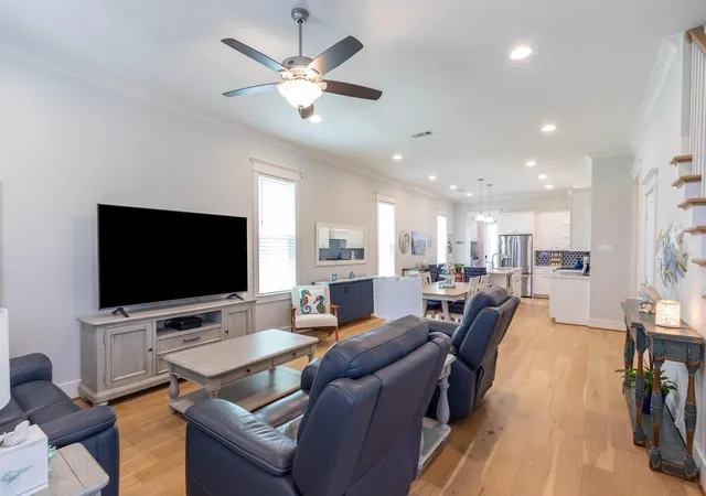 Photo 3 of Single family home for sale at 6 Hammock Trl, Galveston, TX 77554 | MLS# 37806313 | Listing updated on 2026-08-21