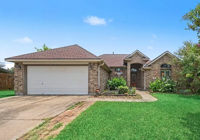Homes for sale in Richwood, TX | 147 Eagle Nest Ct, Richwood, TX 77566 | MLS# 47865598