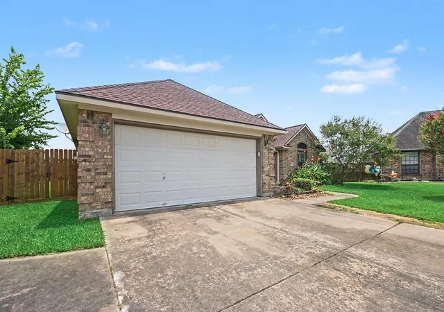 Homes for sale in Richwood, TX | 147 Eagle Nest Ct, Richwood, TX 77566 | MLS# 47865598