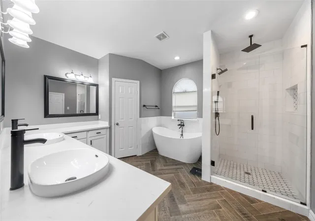 1st image of 718 S Diamondhead Blvd, Crosby, TX 77532 | MLS# 44559580