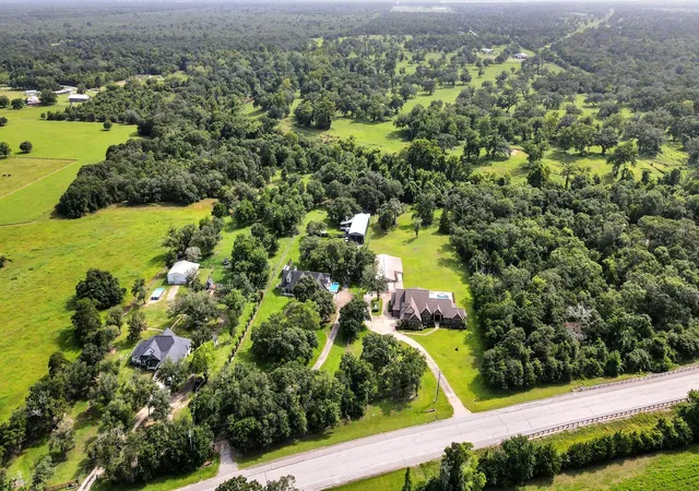 5th image of 29926 Fm 1301 Rd, West Columbia, TX 77486 | MLS# 81049243