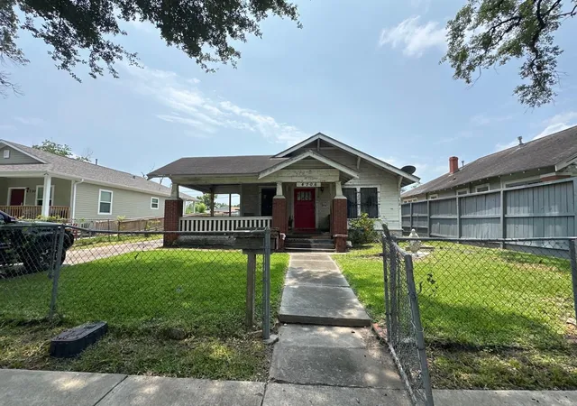 Photo 1 of Single family home for sale at 4706 Woodside St, Houston, TX 77023 | MLS# 21009571 | Listing updated on 2026-08-06