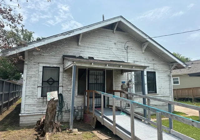 Photo 2 of Single family home for sale at 4706 Woodside St, Houston, TX 77023 | MLS# 21009571 | Listing updated on 2026-08-06