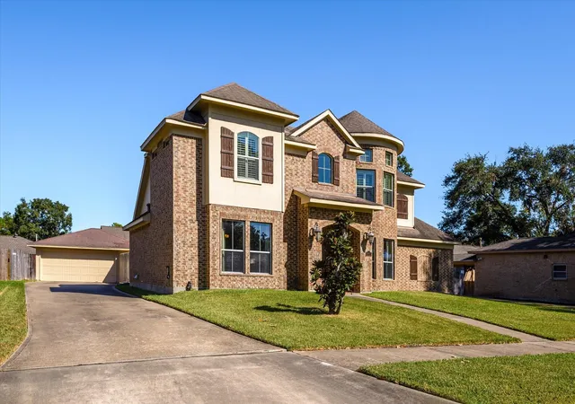 Photo 4 of Sale Pending at 15811 Crestbrook Dr, Houston, TX 77059 | MLS# 65895349 | Listing updated on 2026-09-19