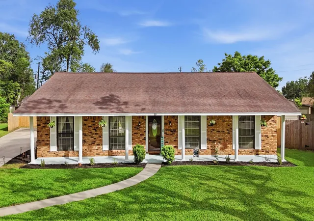 1st image of 59 S Shamrock Ct, Lake Jackson, TX 77566 | MLS# 2233855