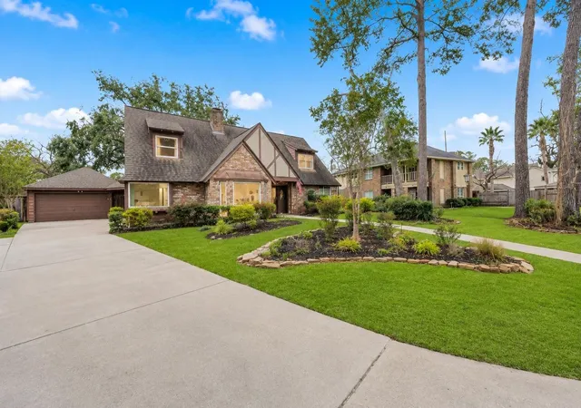 Photo 1 of Sale Pending at 13407 Vestavia Ct, Houston, TX 77069 | MLS# 44267950 | Listing updated on 2026-09-09