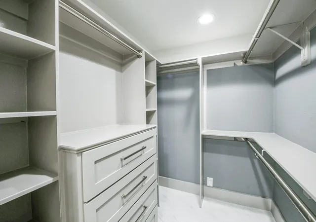 image of 2300 Augusta Dr, Houston, TX 77057