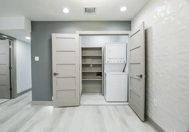 image of 2300 Augusta Dr, Houston, TX 77057